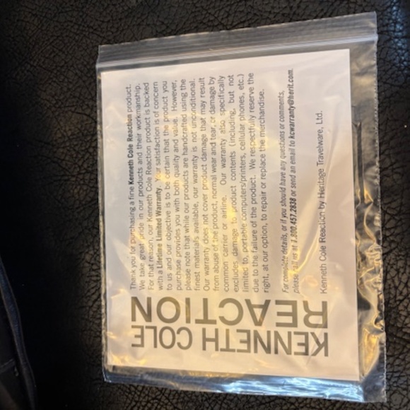 Kenneth Cole (NWOT) Large Leather black bag- Laptop,briefcase,tote, travel - Picture 5 of 6